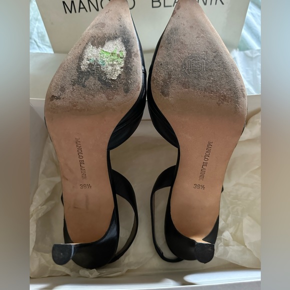 SOLD - Manolo Blahnik D’Orsay black slingback heels with bows - Picture 4 of 11